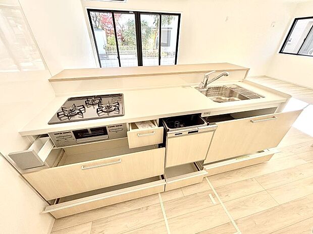 使いやすさを優先したスライド式収納タイプ！