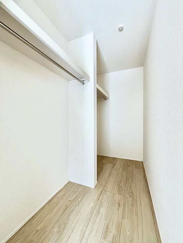 毎日の服選びが楽しくなるウォークインクローゼット