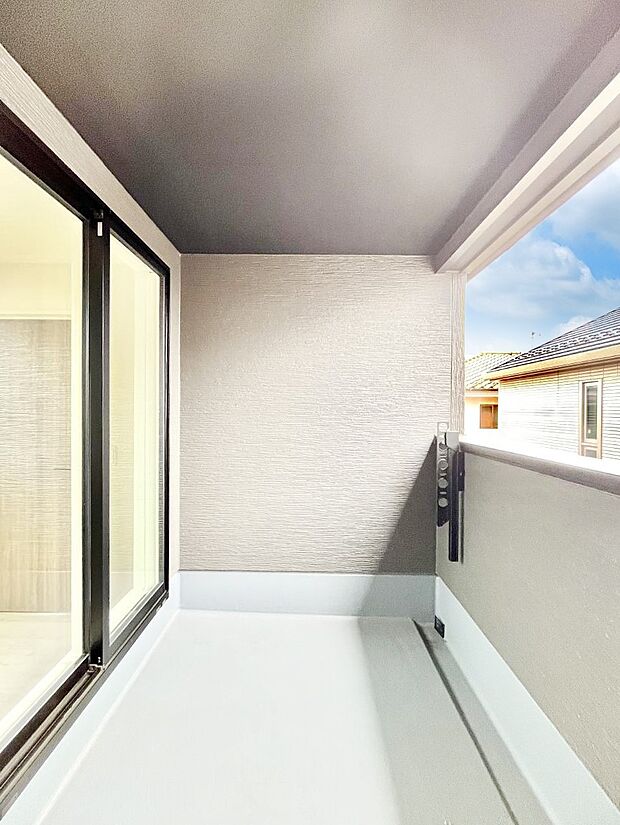 インナーバルコニーなので急な雨にも安心です!