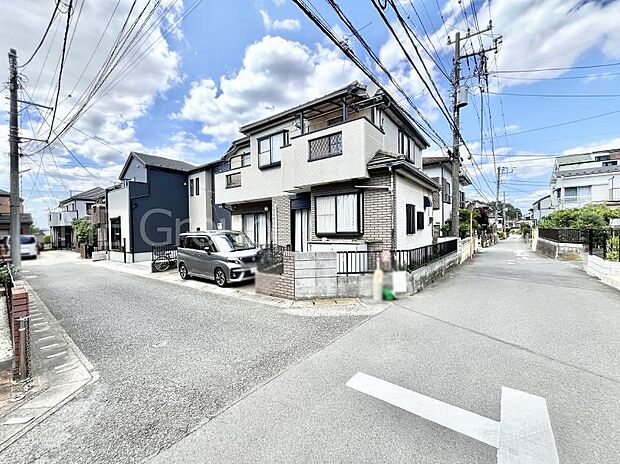 前面道路はきちんと整備されています