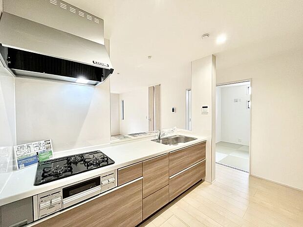 料理をしながらでもご家族との会話を楽しめる対面キッチン