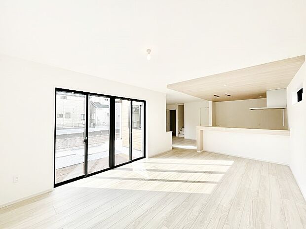 家族の笑顔が自然と生まれてくる、そんな雰囲気のダイニングに仕上がっています。