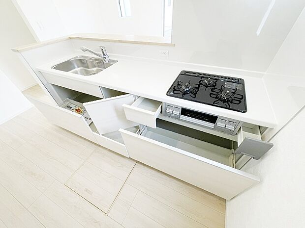 使いやすさを優先したスライド式収納タイプ！