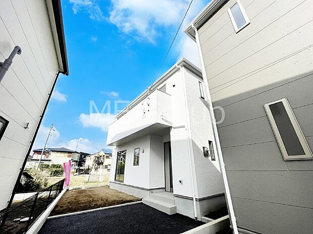 たっぷりの陽光と心地よい風が舞い込む住まい