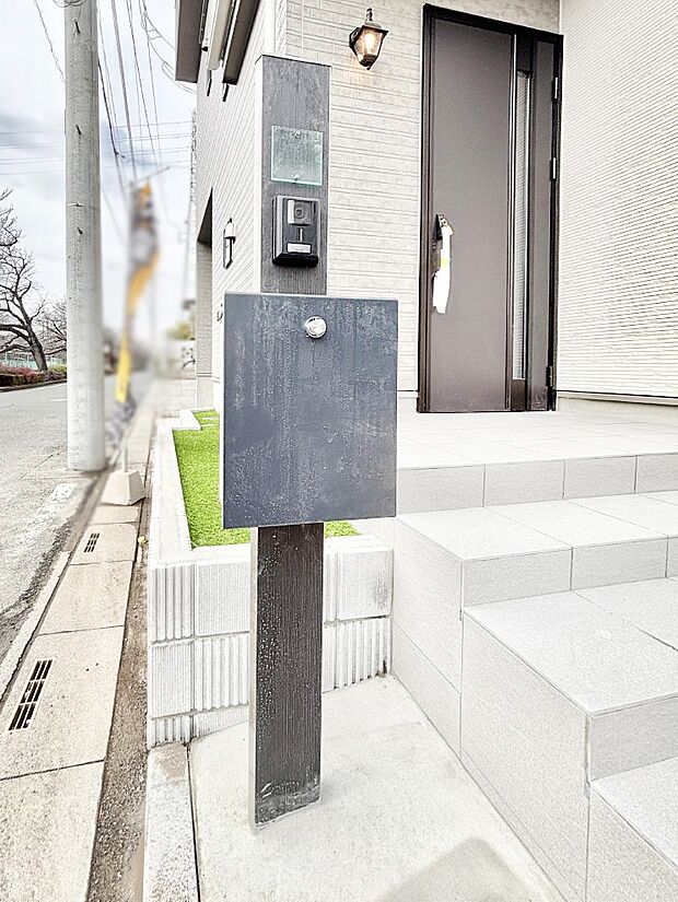 表札・インターホン・ポストをひとつに集約