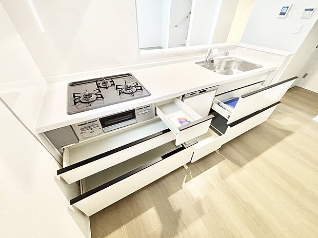 使いやすさを優先したスライド式収納タイプ!