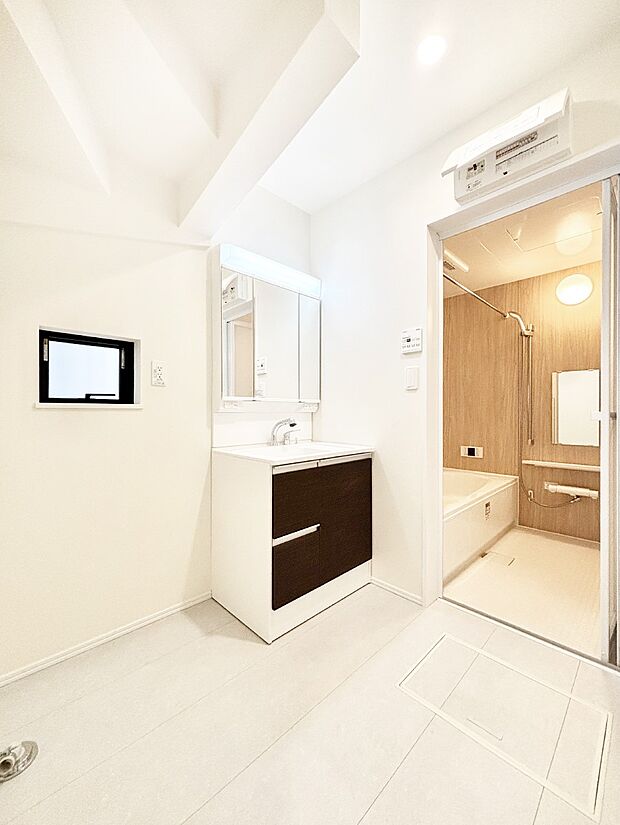 清潔感のある快適空間です。毎日の身支度も気持ち良くお使い頂けます。