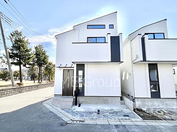 上質感あふれる外観デザイン。魅力の住まいを実現。 