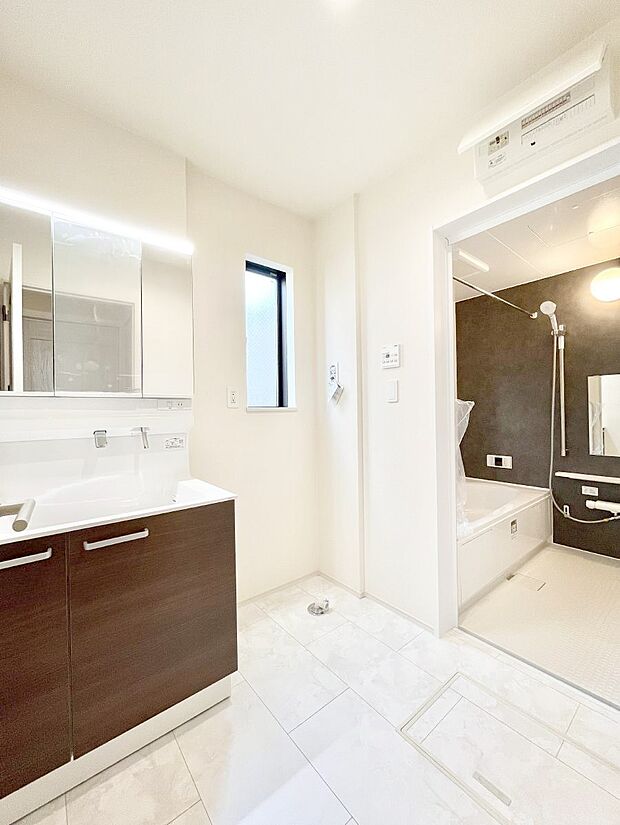 広々とゆとりのあるランドリースペース。