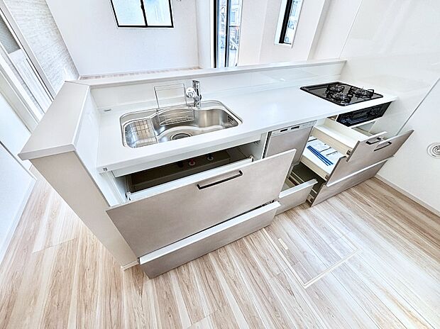 使いやすさを優先したスライド式収納タイプ！