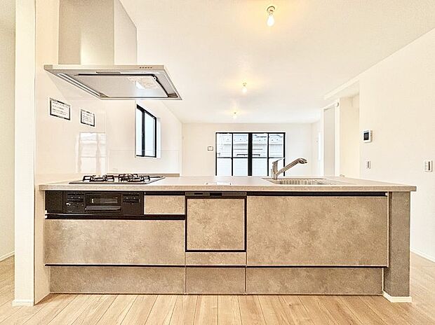 毎日使うキッチンだから、使いやすさ&お手入れのしやすさにこだわりました。