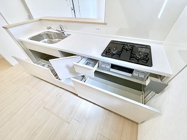 使いやすさを優先したスライド式収納タイプ！