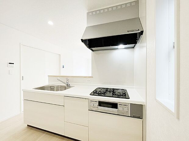 料理をしながらご家族との会話を楽しめる対面カウンターキッチン