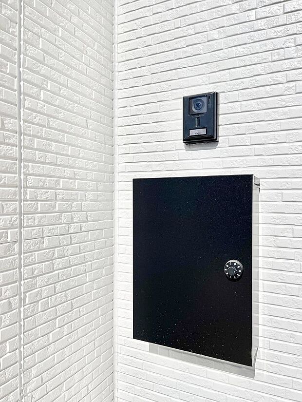 シンプルデザインのポスト。