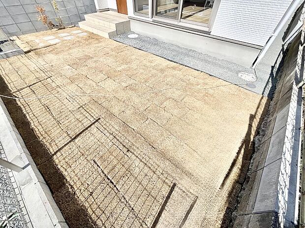 お子様の遊び場やガーデニングスペースとして様々な使い方ができます