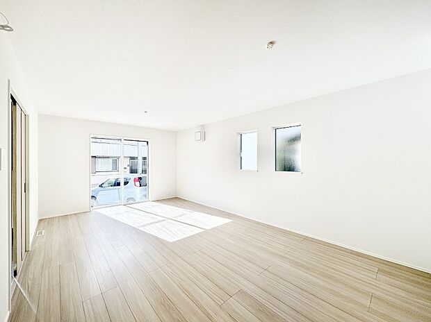 家族の笑顔が自然と生まれてくる、そんな雰囲気のダイニングに仕上がっています