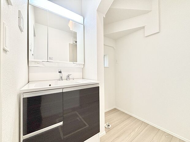 広々とゆとりのあるランドリースペース。