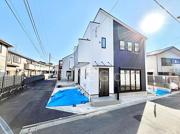 前面道路はきちんと整備されています  