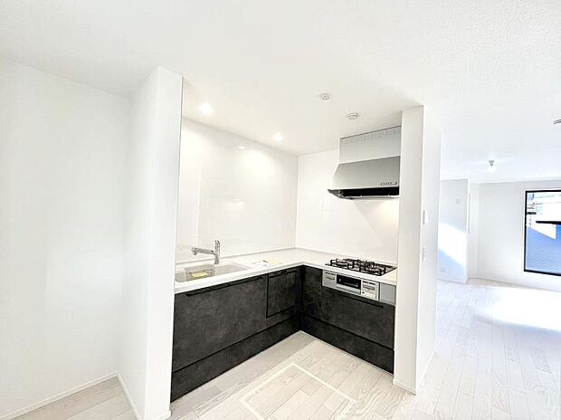 ゆとりあるキッチンではご家族と楽しくお料理ができます。