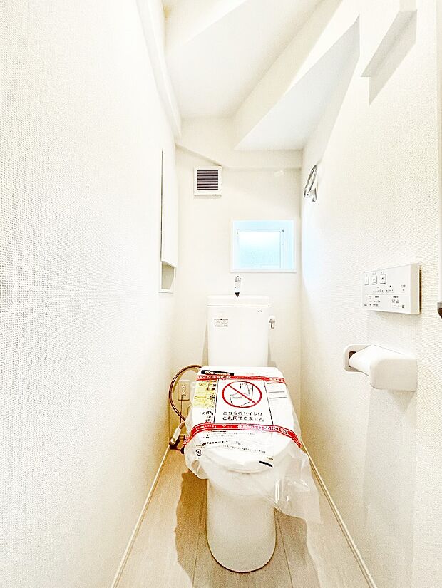 白を基調とした清潔感のある落ち着ける空間