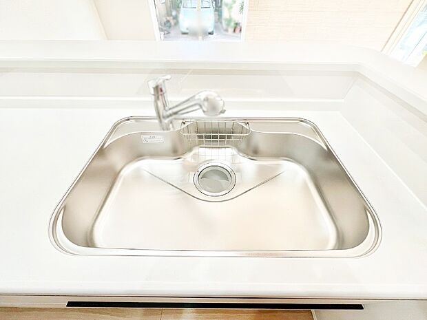 広々としたシンクでお料理やお皿洗いもラクラク快適に!