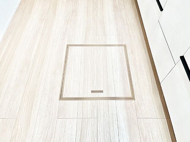 床下収納付き!日用品・非常用品の収納にも大活躍。