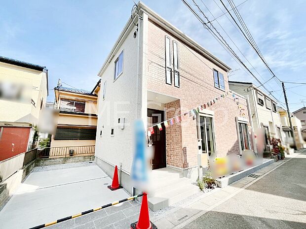 洗練された外観、上質な住空間が広がる室内は永く安心して過ごせる住居です。