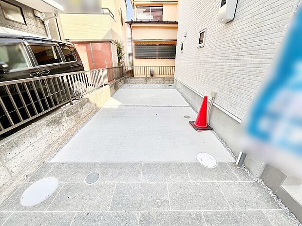 目の前が駐車場だと雨の日も大量にお買い物をした時も便利ですね