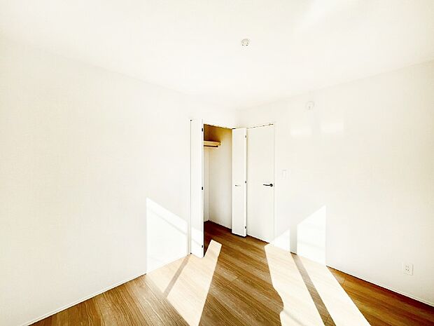 ナチュラルなフローリングはどんなインテリアにもマッチ。