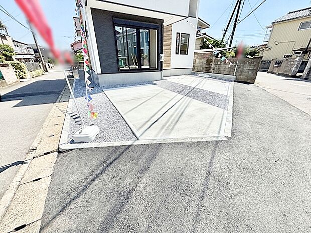 駐車2台可能!急なお客様の駐車に。また、ご家族の自転車スペースとしても大活躍。