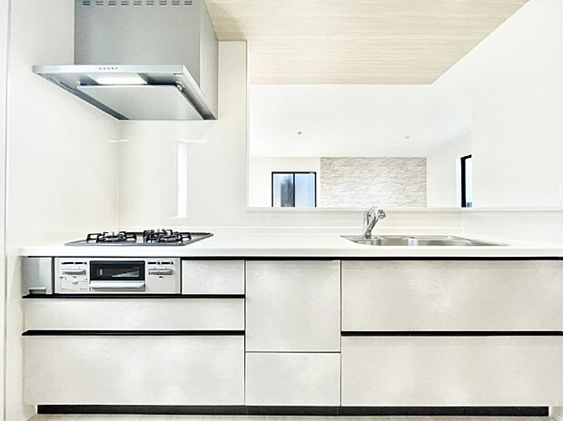 毎日使うキッチンだから、使いやすさ&お手入れのしやすさにこだわりました。