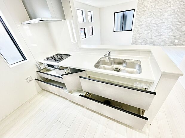 使いやすさを優先したスライド式収納タイプ!