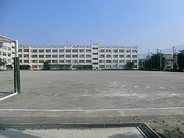中学校 250m 足立区立花保中学校