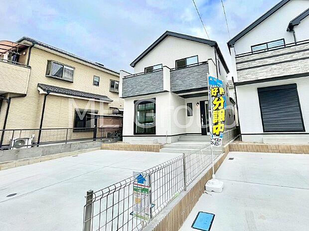 洗練された外観、上質な住空間が広がる室内は永く安心して過ごせる住居です。