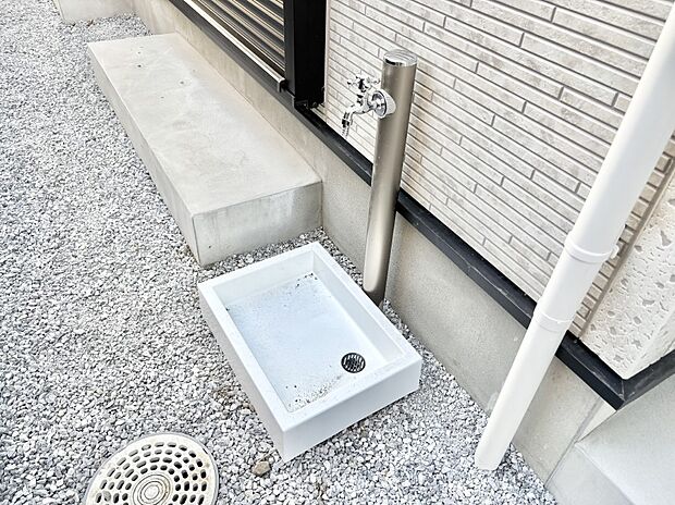 ガーデニングやお掃除に便利な外水栓  