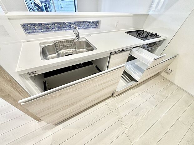 使いやすさを優先したスライド式収納タイプ！