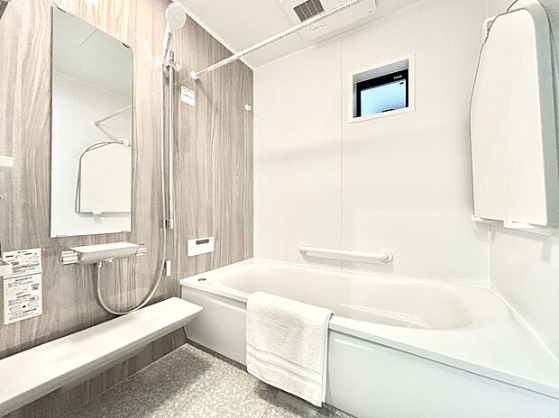 落ち着いた雰囲気でゆっくりお寛ぎいただけるバスルーム