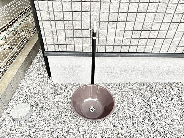 ガーデニングやお掃除に便利な外水栓  