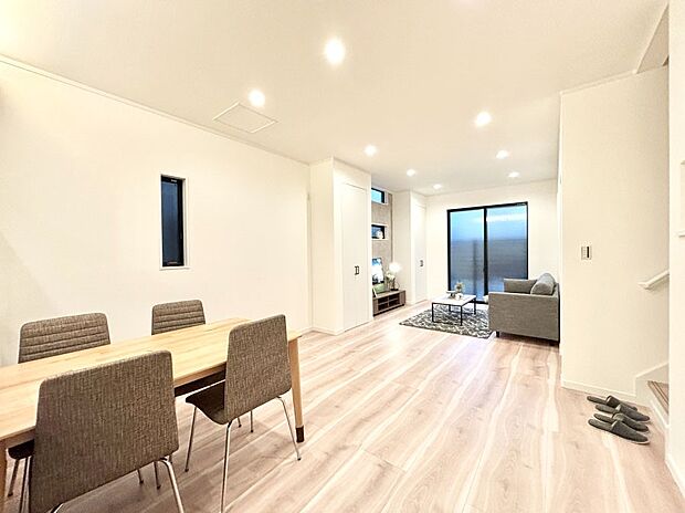 落ち着いた雰囲気のＬＤＫは家族みんなの快適空間  