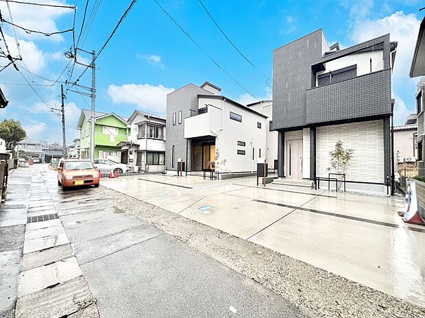 前面道路はきちんと整備されています