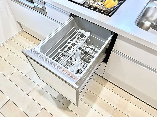 面倒なお片づけは食洗機にお任せ！家事の負担が減って、時間にも気持ちにもゆとりができます。