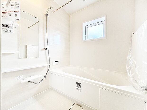 浴室乾燥機付きのバスルームでいつでも快適なバスタイムが楽しめます！