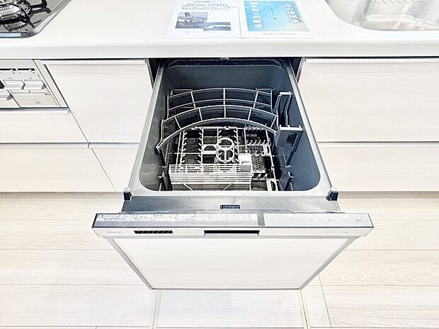 面倒なお片づけは食洗機にお任せ！家事の負担が減って、時間にも気持ちにもゆとりができます。