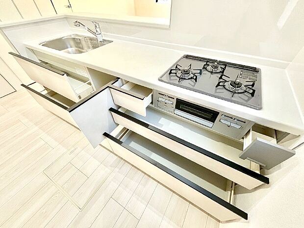 使いやすさを優先したスライド式収納タイプ!