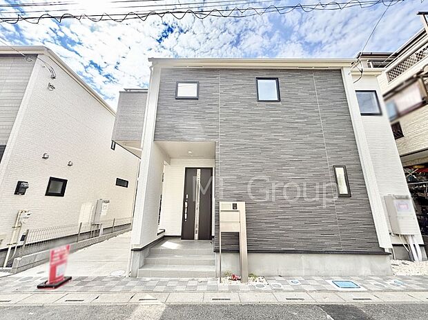 洗練された外観、上質な住空間が広がる室内は永く安心して過ごせる住居です。