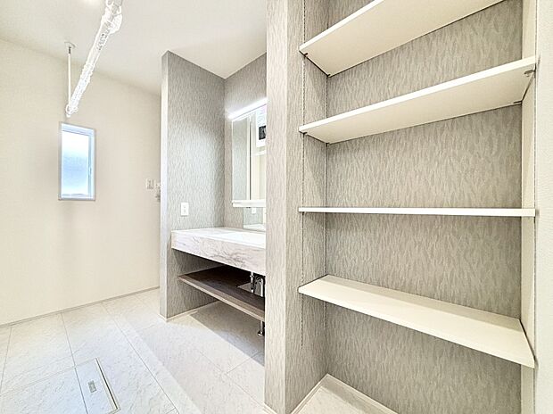 清潔感のある快適空間です。毎日の身支度も気持ち良くお使い頂けます。