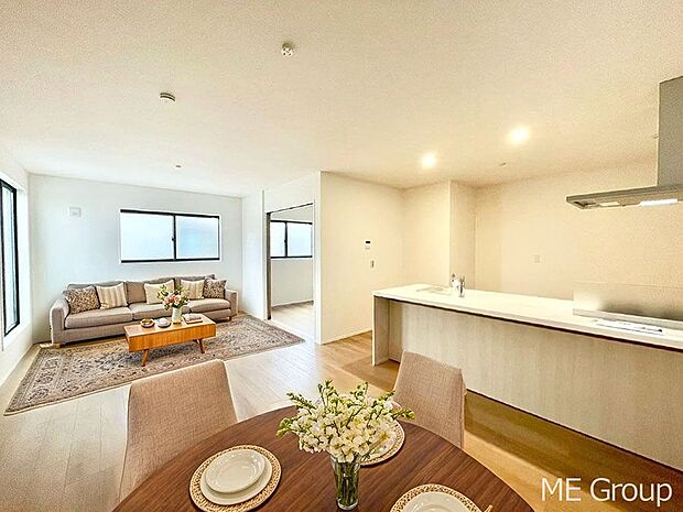 落ち着いた雰囲気のＬＤＫは家族みんなの快適空間※家具はCGです