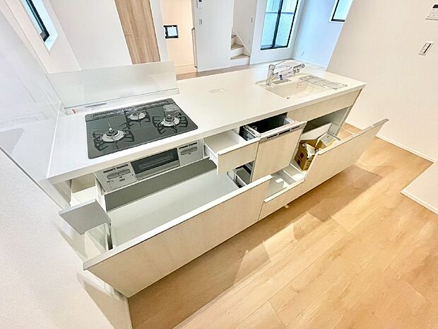 使いやすさを優先したスライド式収納タイプ！