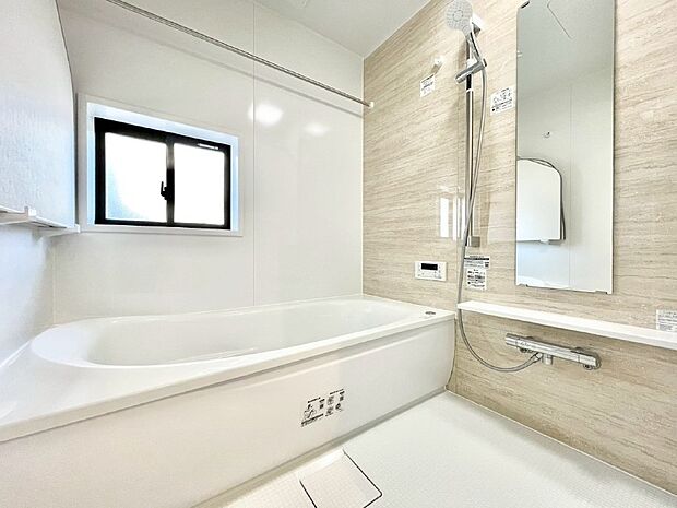 落ち着いた雰囲気でゆっくりお寛ぎいただけるバスルーム