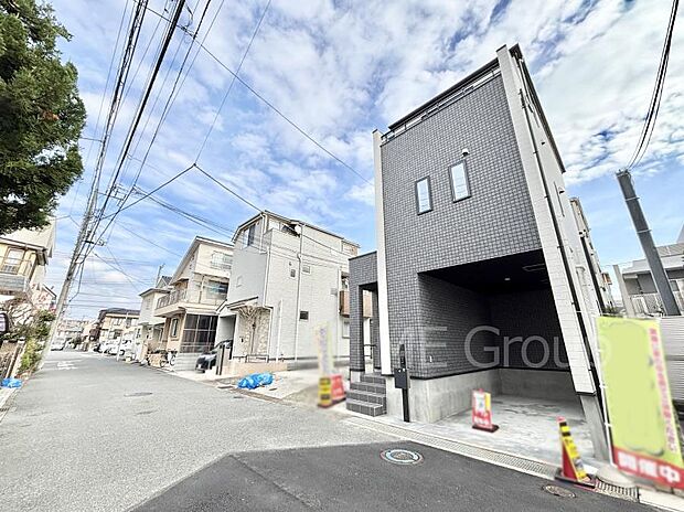 前面道路はきちんと整備されています  